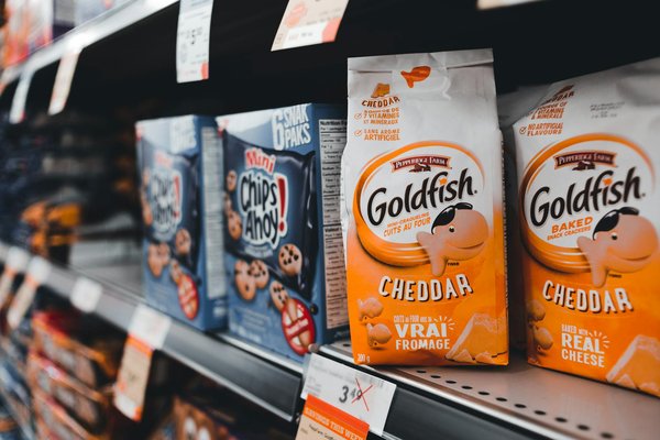 What are the challenges faced by UK bars in sourcing local ingredients?